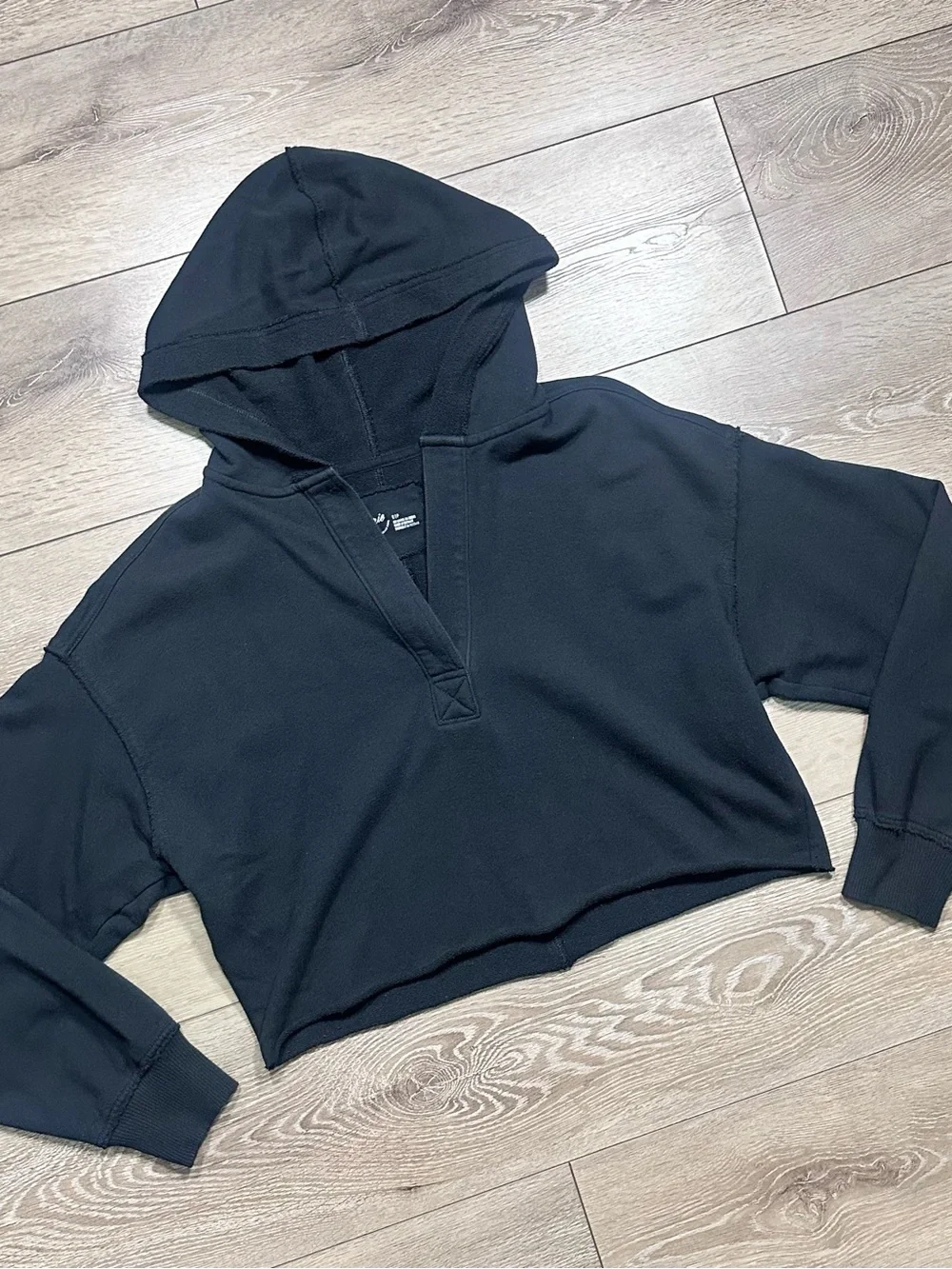 Aerie V-Neck Cropped Pullover Hoodie